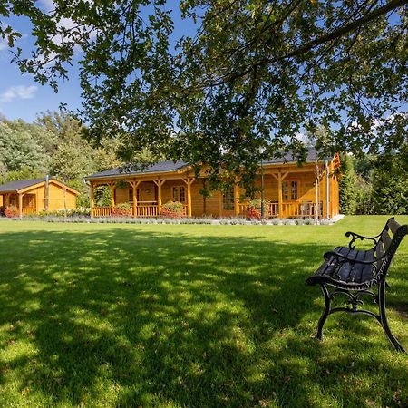 Hubertus Dwor Mysliwski Opole Dış mekan fotoğraf