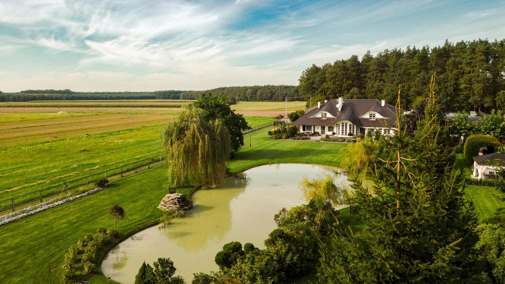 Hubertus Dwor Mysliwski Opole Dış mekan fotoğraf
