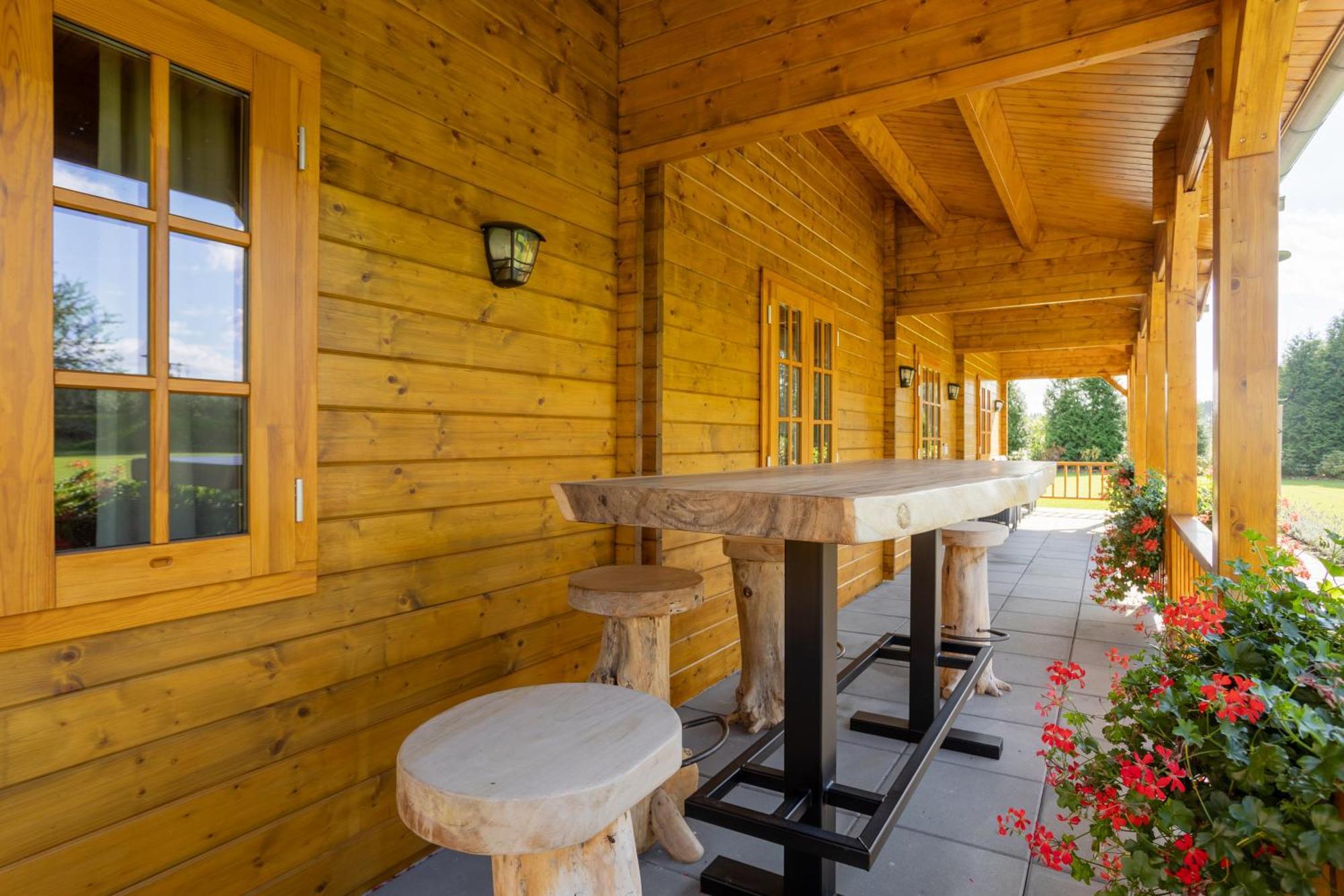 Hubertus Dwor Mysliwski Opole Dış mekan fotoğraf
