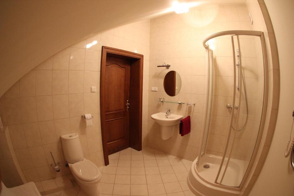 Hubertus Dwor Mysliwski Opole Oda fotoğraf